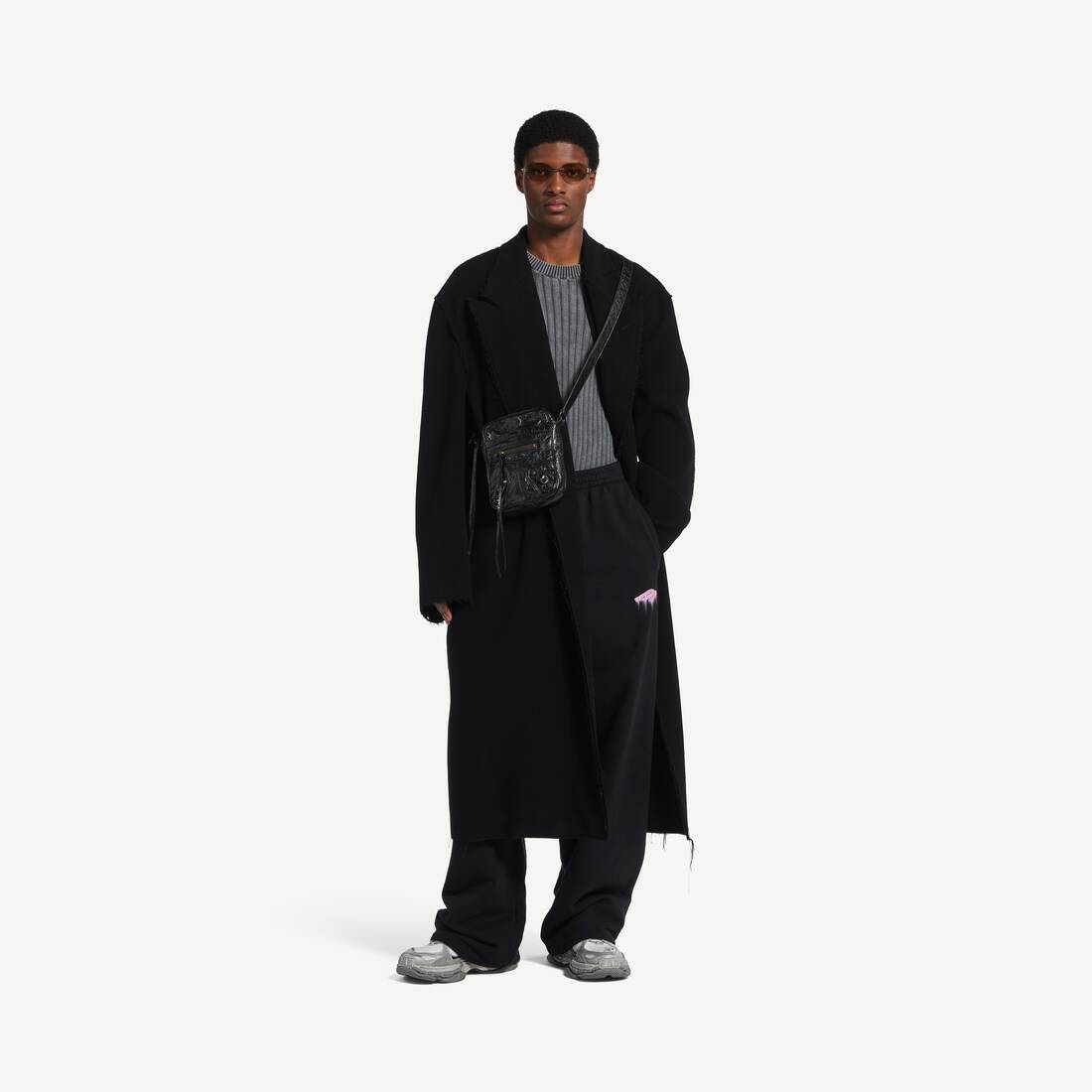 Men's Le City Vertical Crossbody Bag in Black
