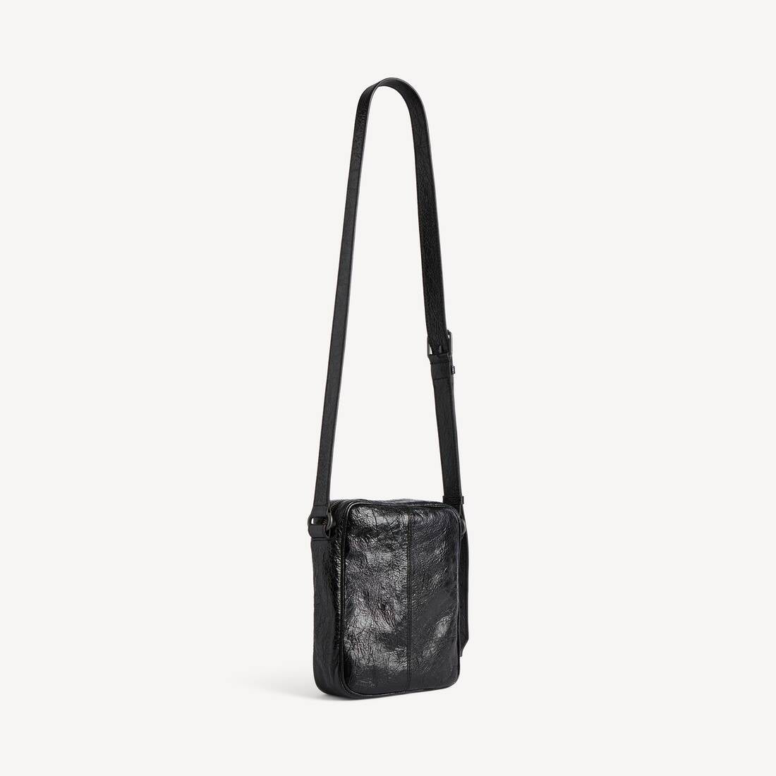 Men's Le City Vertical Crossbody Bag in Black