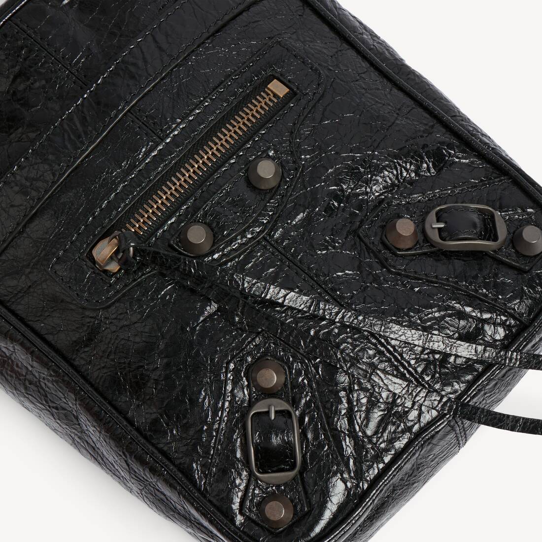 Men's Le City Vertical Crossbody Bag in Black